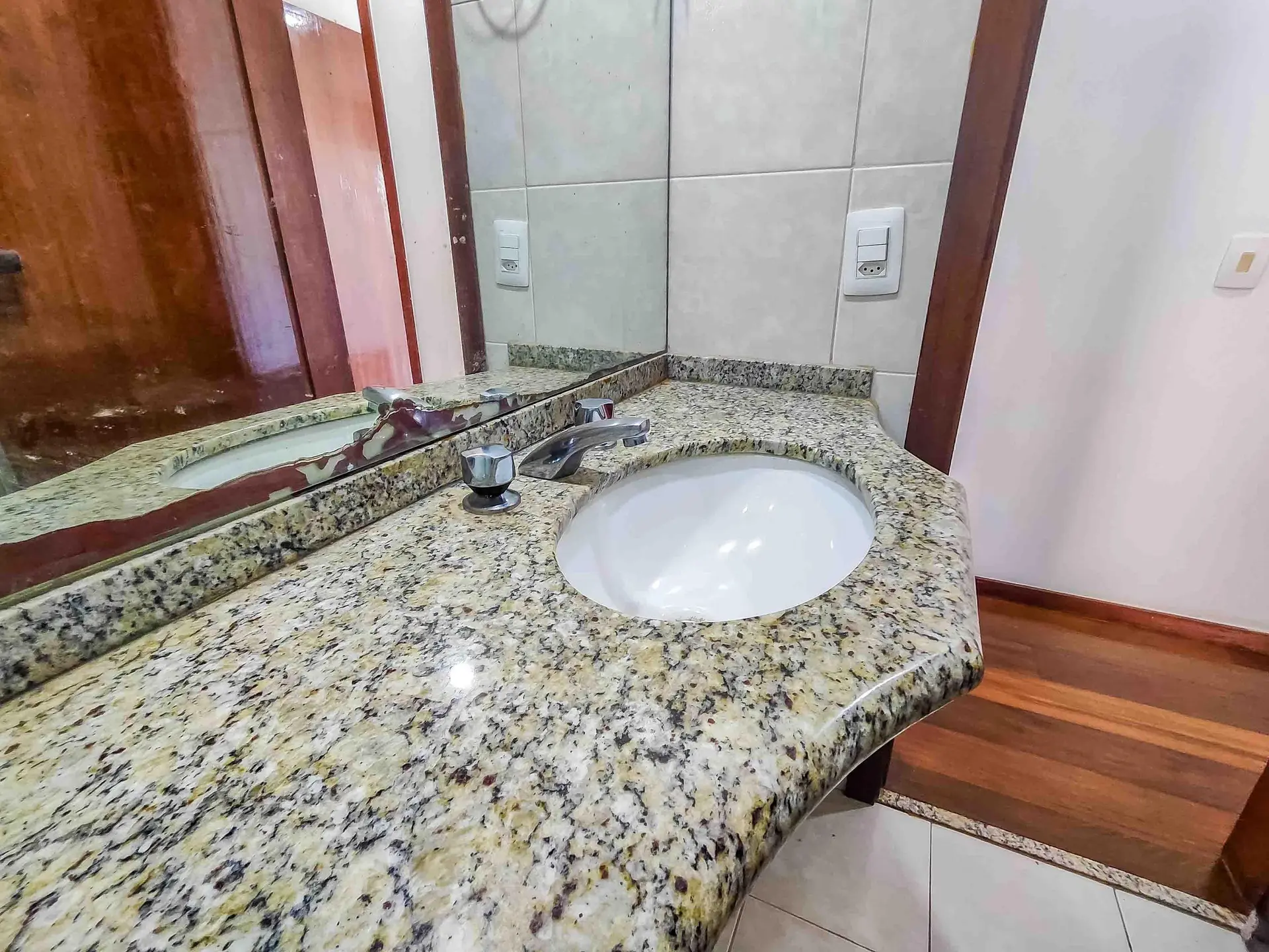 Apartamento sem mobília com 3 quartos e área de lavanderia — photo 6