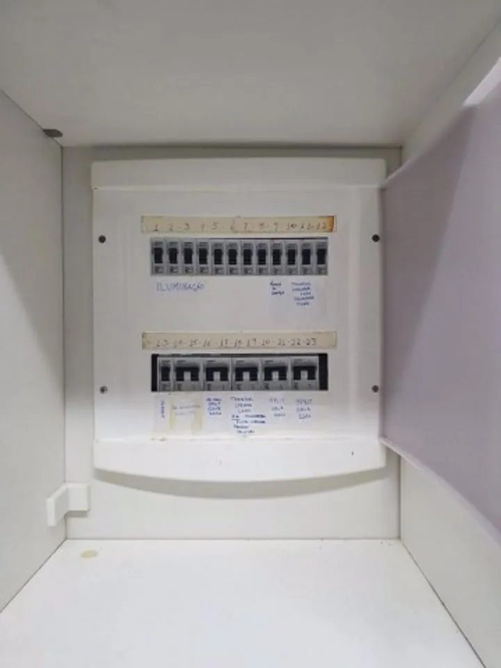 Walk-in closet in a 3-bedroom apartment, 148 m² — photo 26