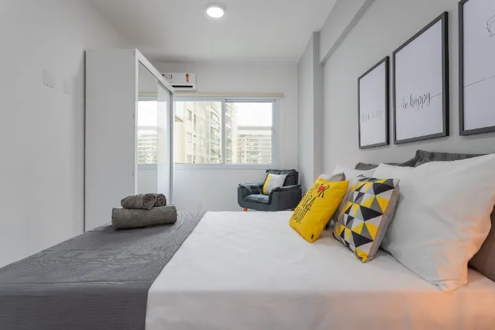 Glass-enclosed balcony in a 2-bedroom apartment, 78 m² — photo 5