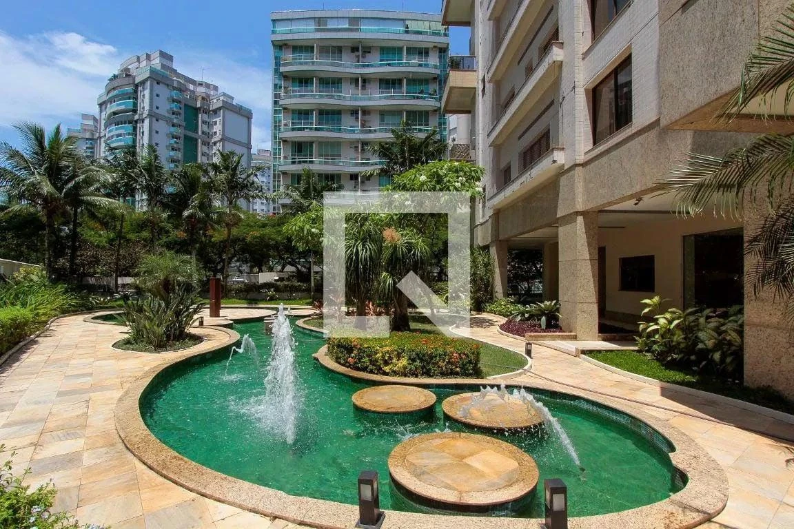268 m² apartment with a water view and a bathtub — photo 39