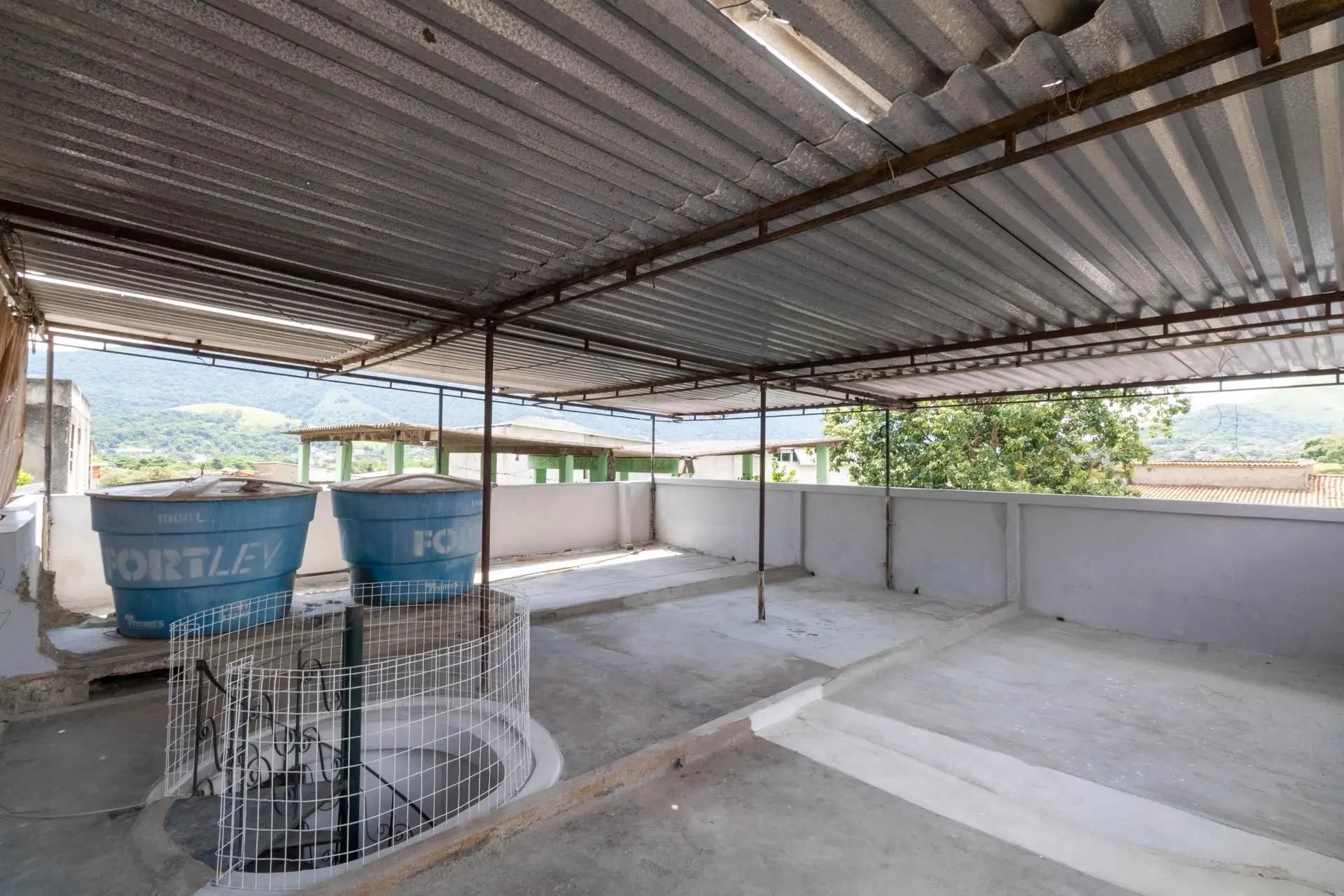 House with 3 bedrooms and a shared outdoor pool