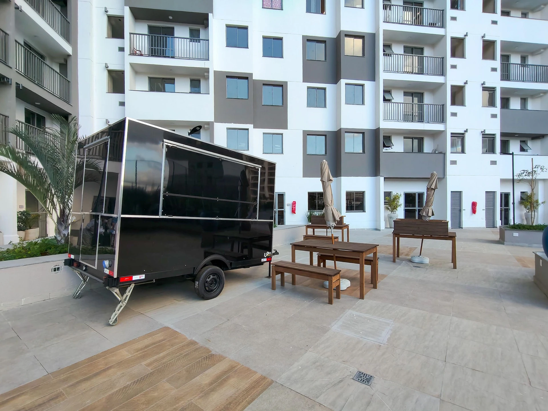 Apartamento com 2 quartos e varanda de vidro fechada — photo 26