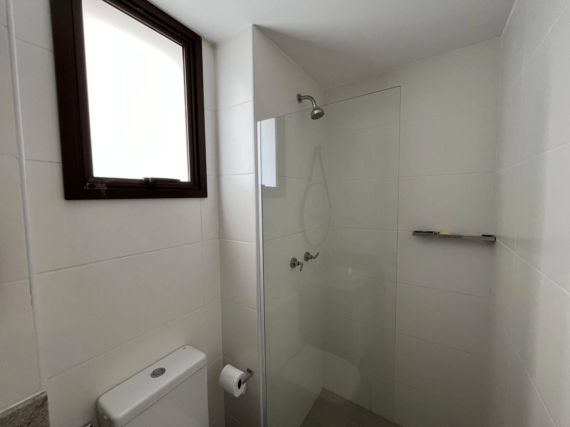 Furnished apartment, 89 m², with a glass-enclosed balcony — photo 51