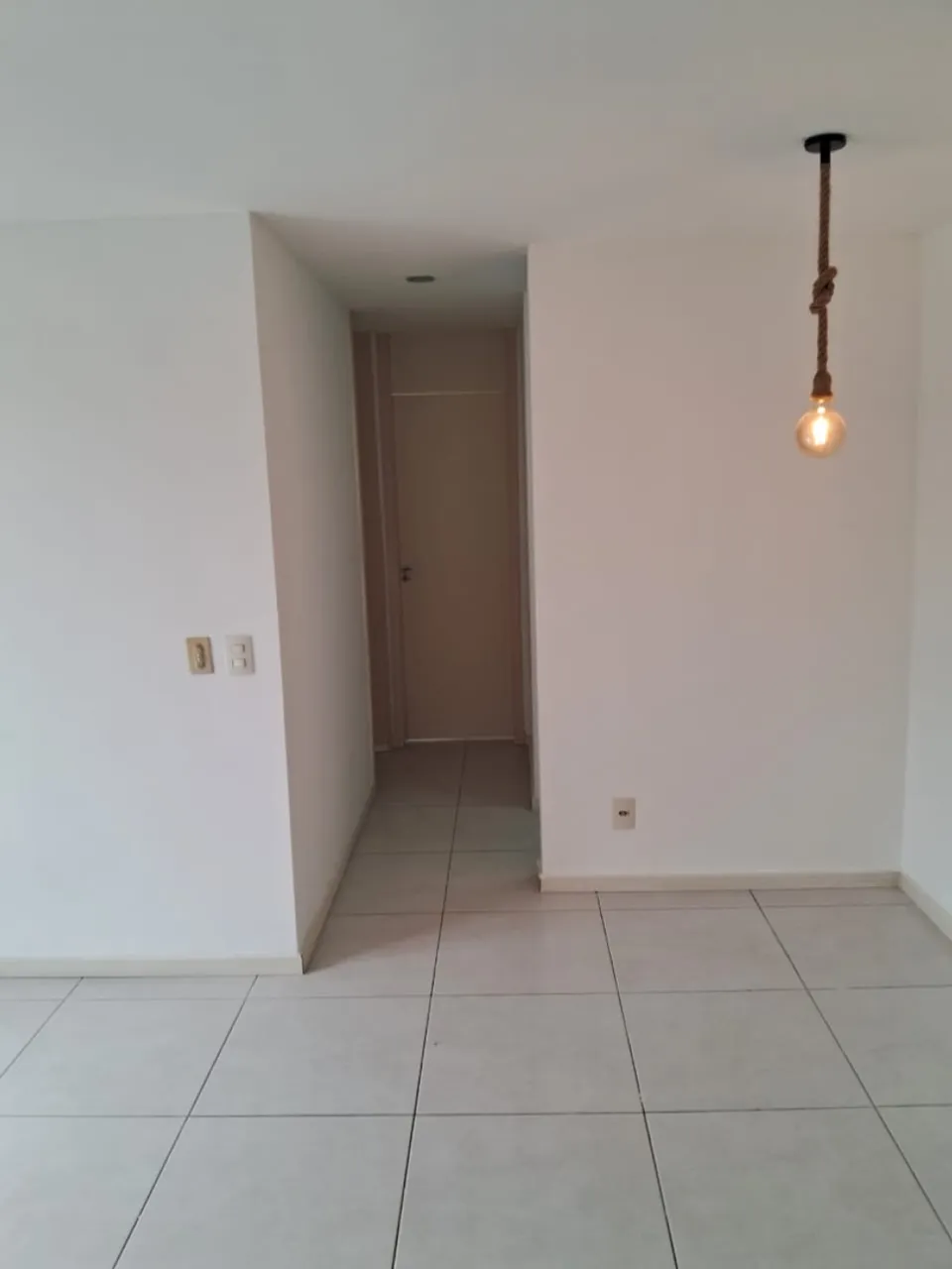 2-bedroom apartment in a building with a gym — photo 4