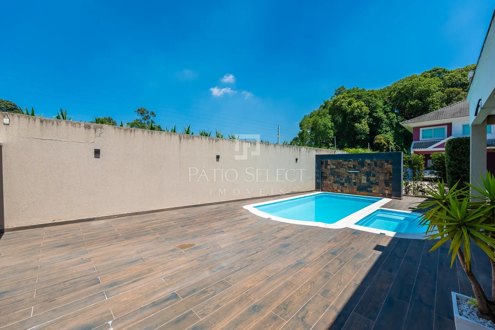 Furnished house, 305 m², with a bathtub — photo 77