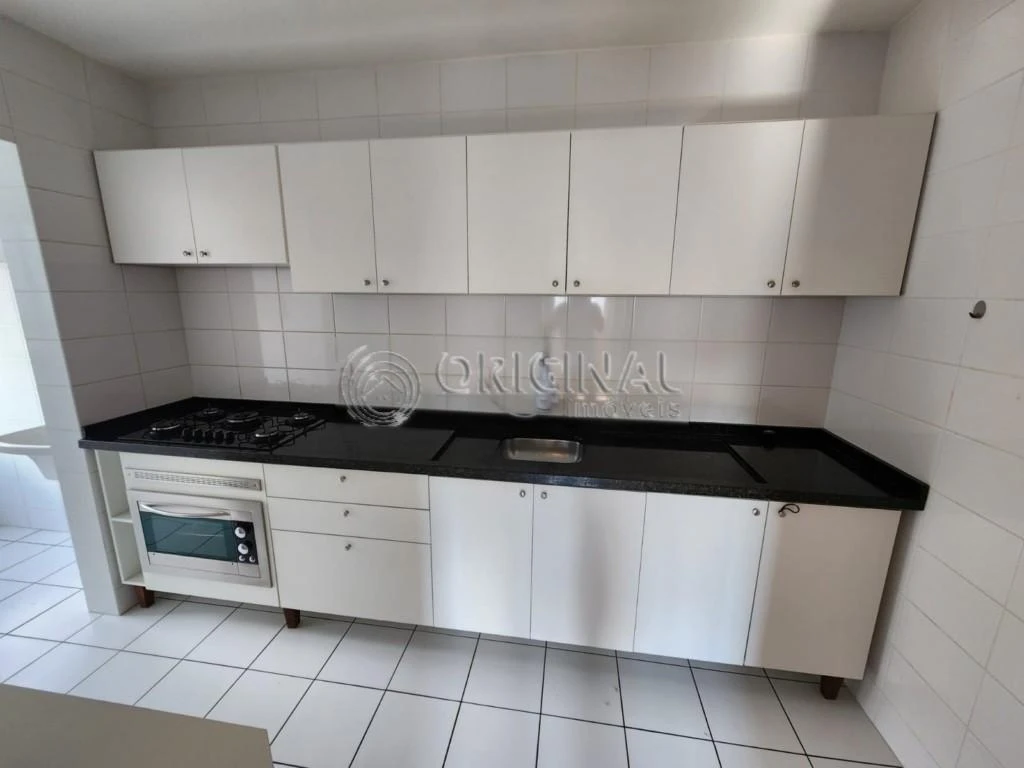 Apartamento de 3 quartos com 78 m² e cozinha fechada