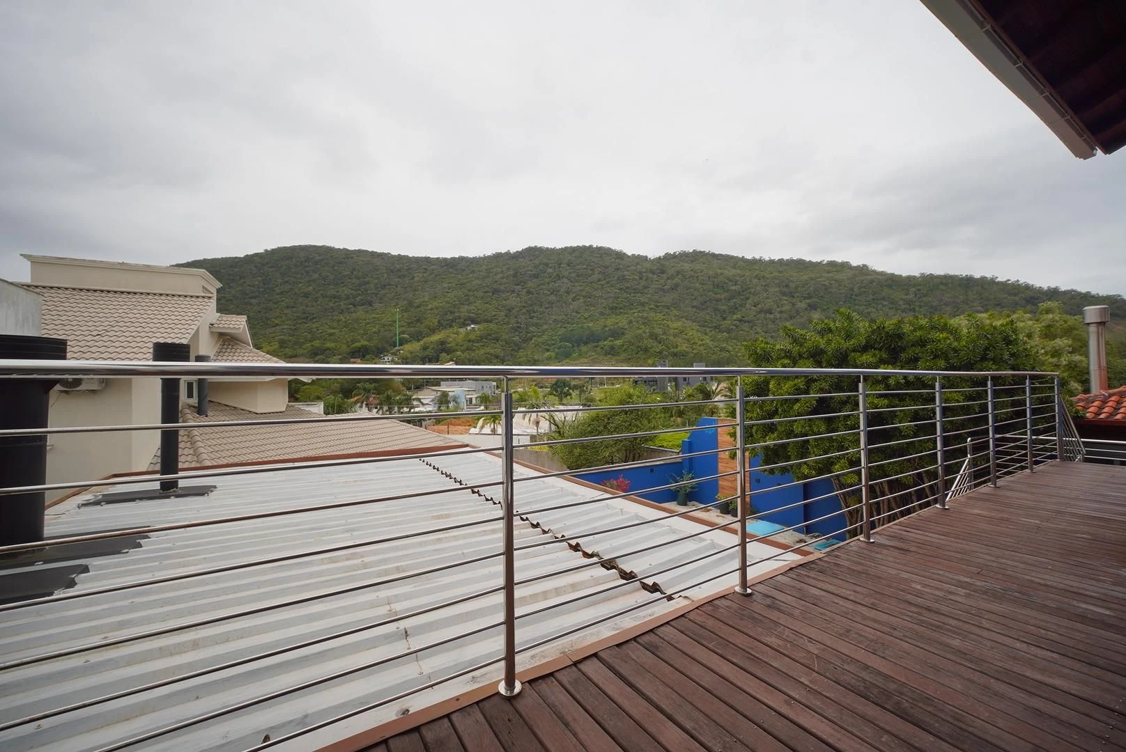 4-bedroom house with a mountain view in Florianópolis — photo 30