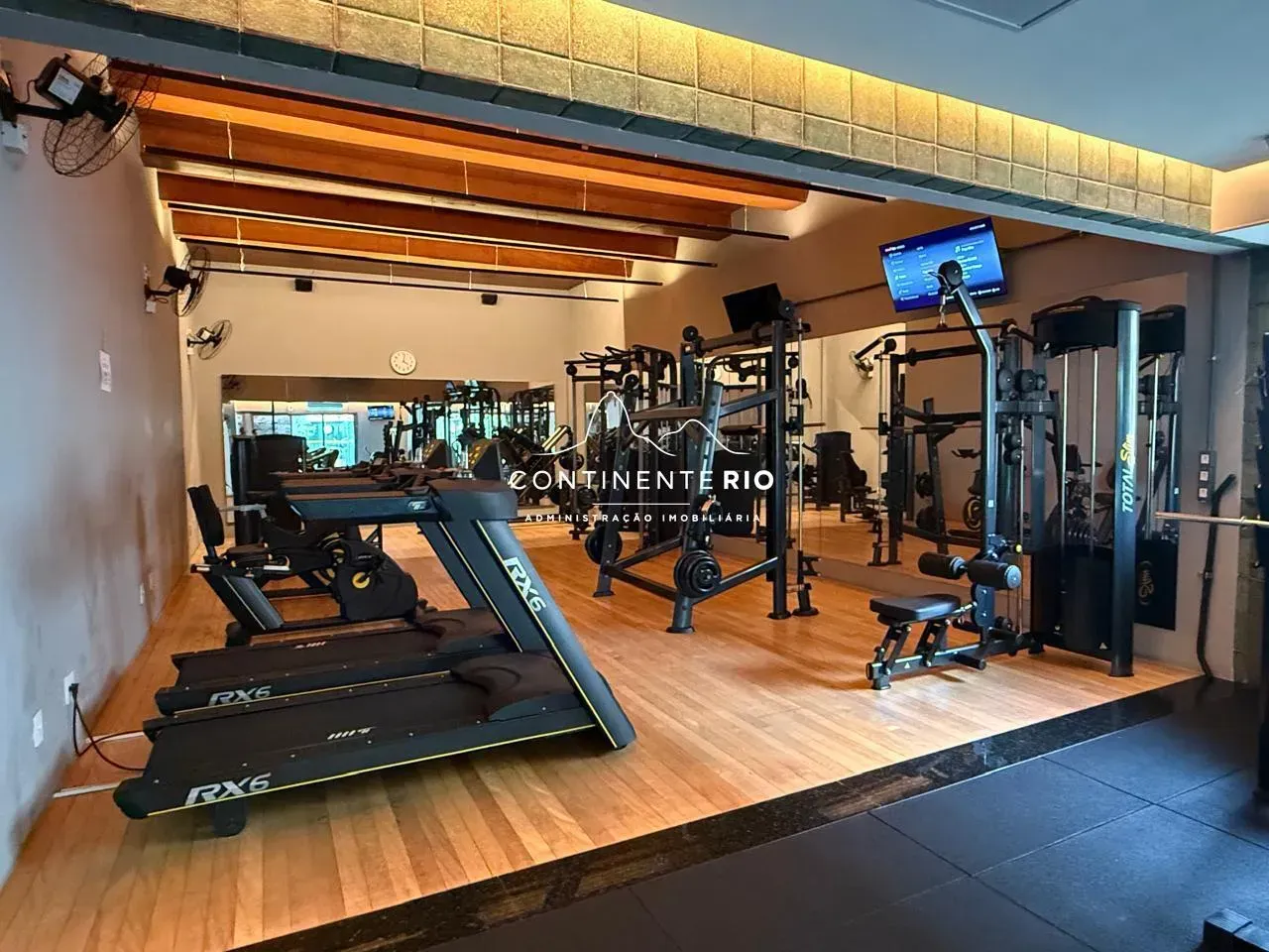2-bedroom 90 m² apartment with air conditioning — photo 12