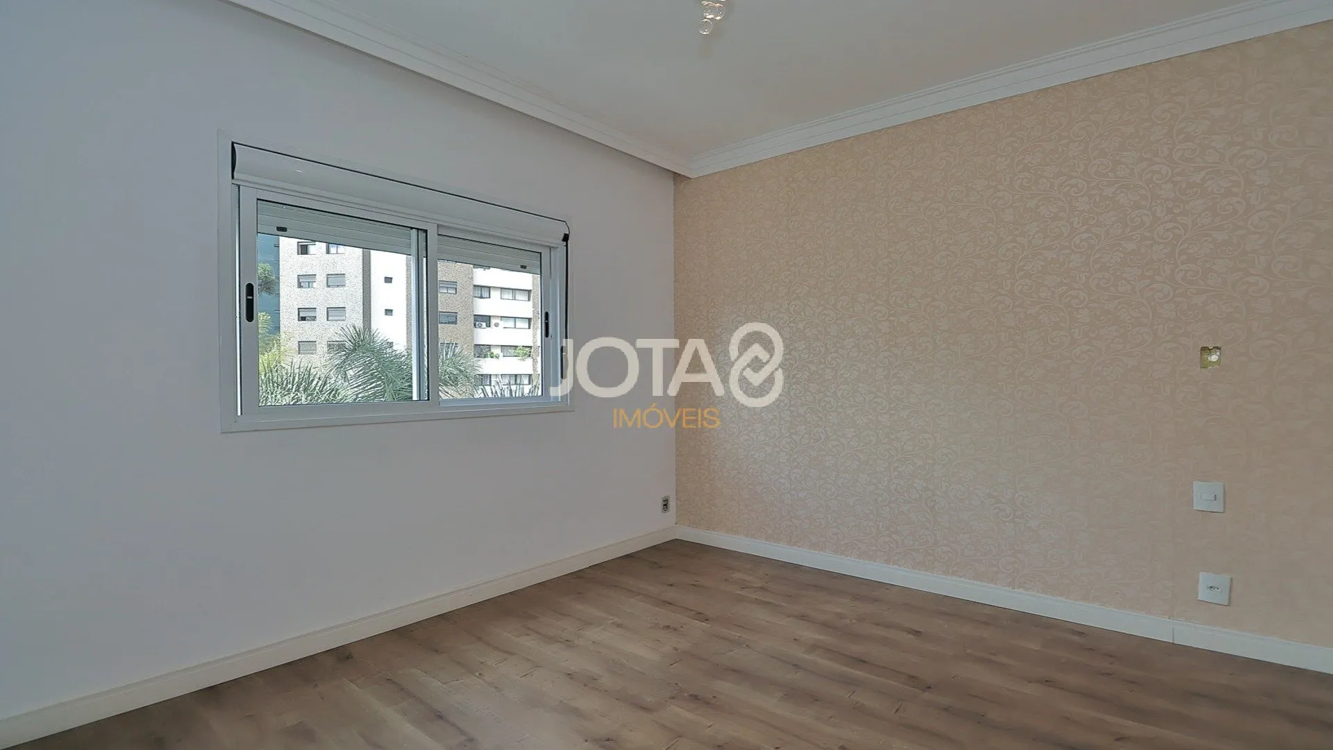 3-bedroom apartment with 185 m² and private BBQ space — photo 7