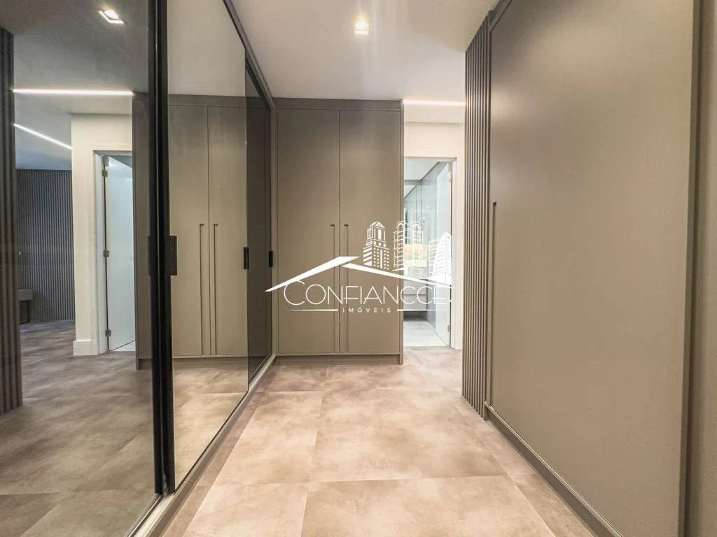 3-bedroom apartment with a private pool in Curitiba — photo 17
