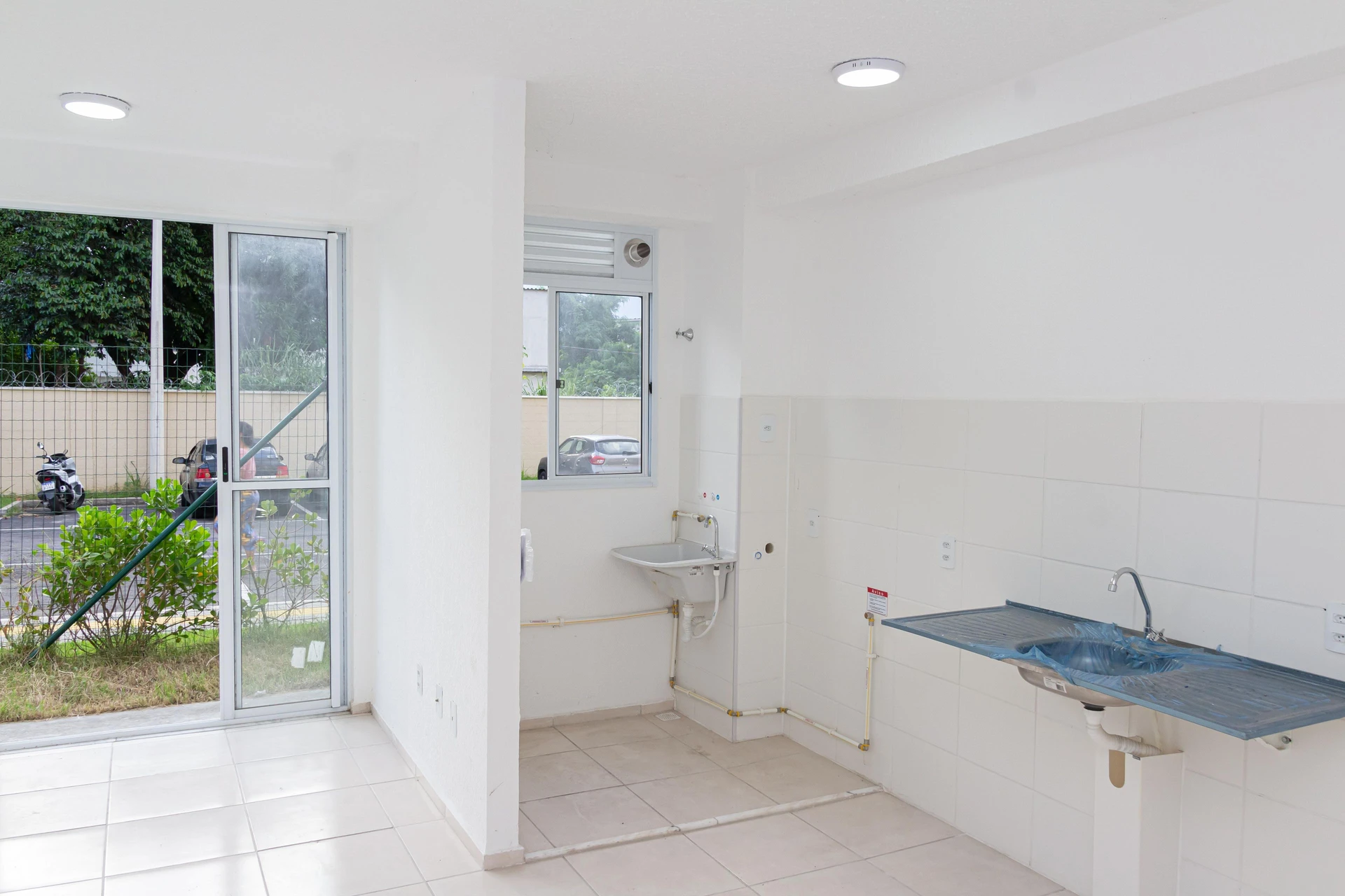Apartamento de 2 habitaciones con balcón y jardín privado — photo 6