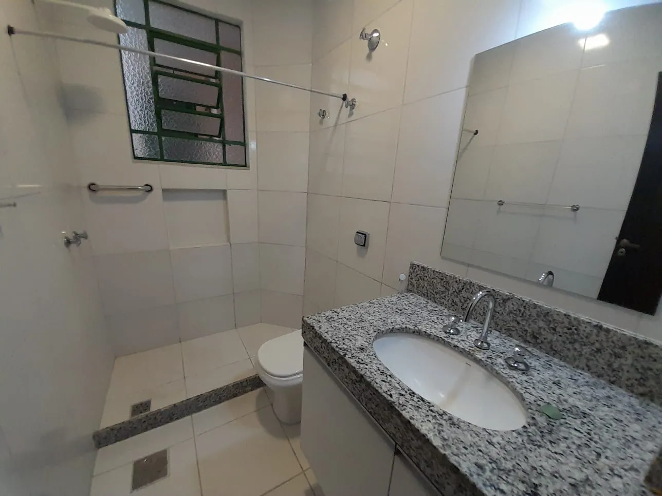 Apartment, 66 m², with wood or laminate floors — photo 5