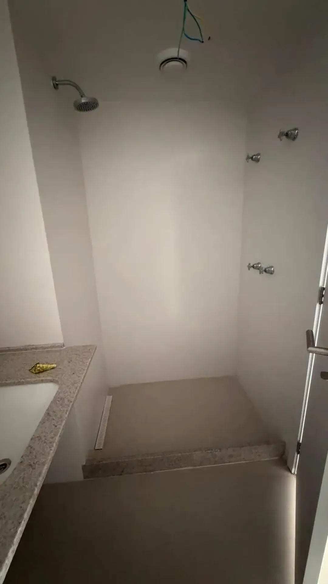 2-bedroom apartment with a grill on the balcony — photo 13