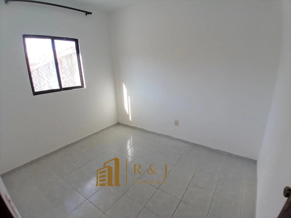 Rental apartment with 3 bedrooms and a balcony — photo 11
