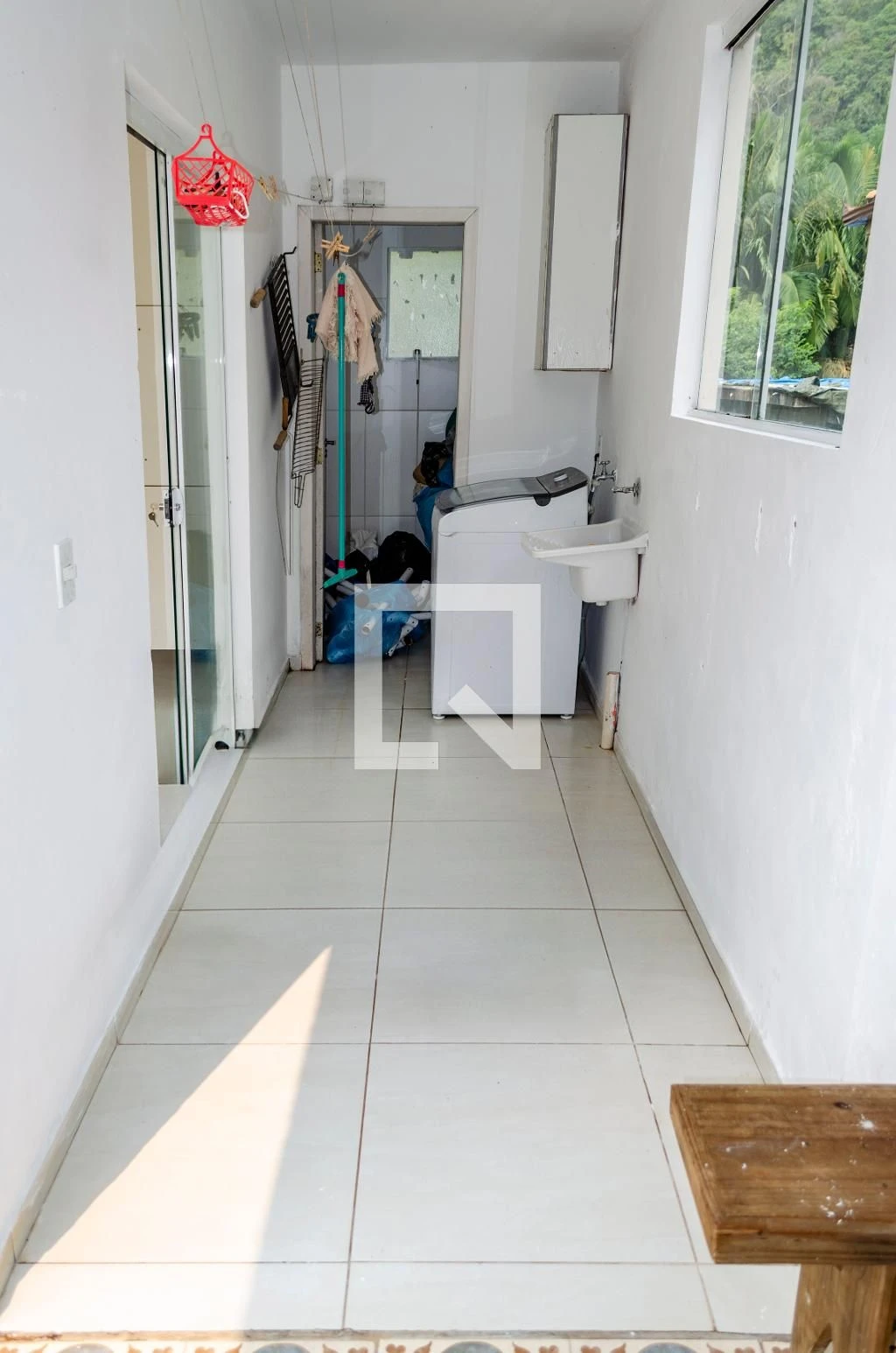 3-bedroom house with a mountain view in Florianópolis — photo 18