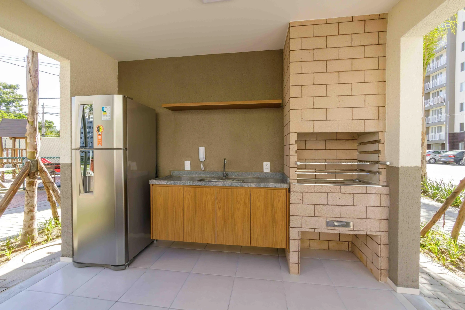 2-bedroom apartment with a mountain view — photo 22