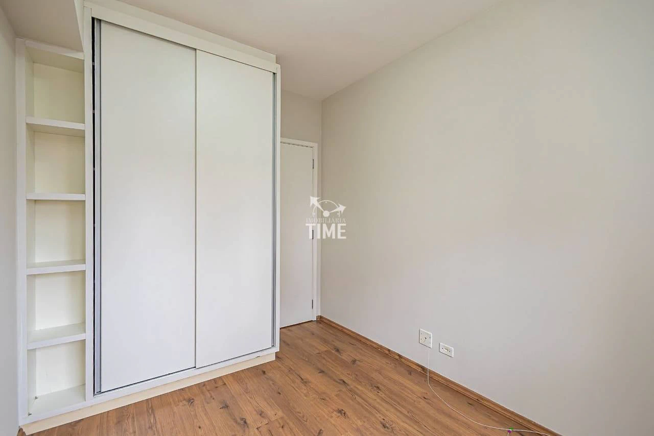 Деревянный пол или ламинат и 1 спальня: квартира 51 м² — photo 5