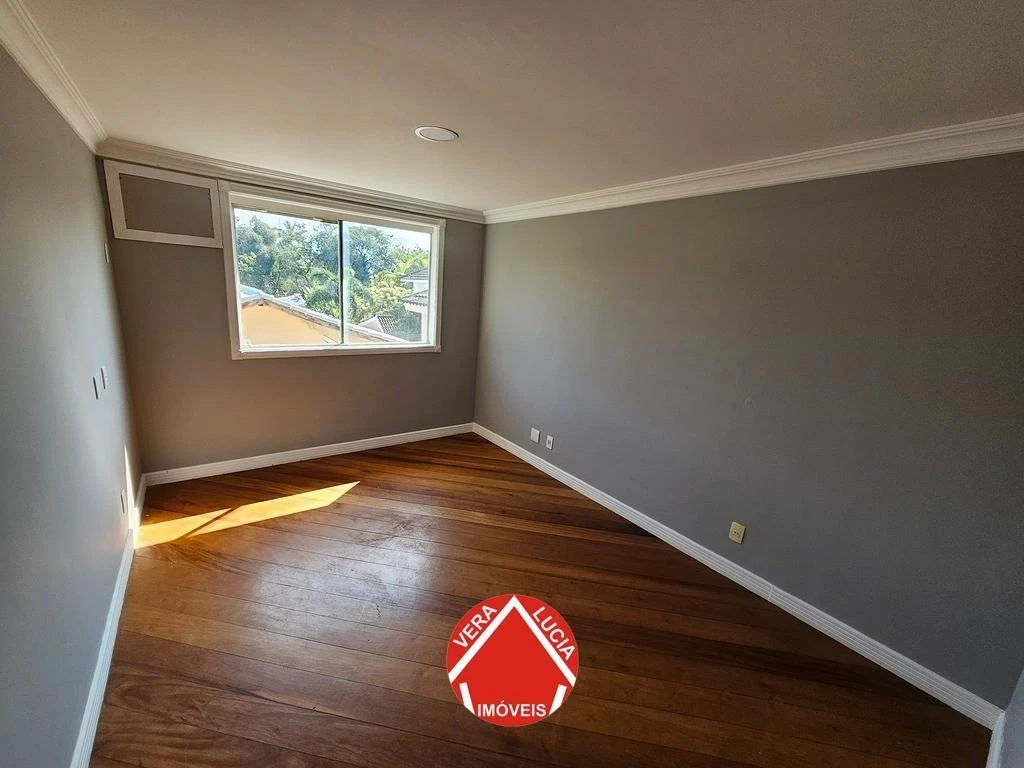 Casa, 600 m², com closet — photo 21