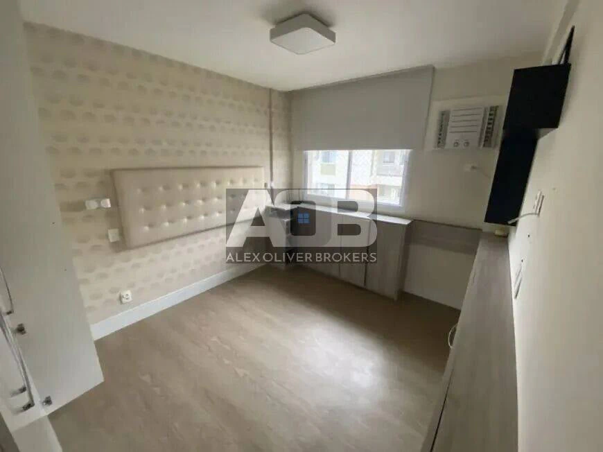 Furnished duplex penthouse with 4 bedrooms and 210 m² — photo 13