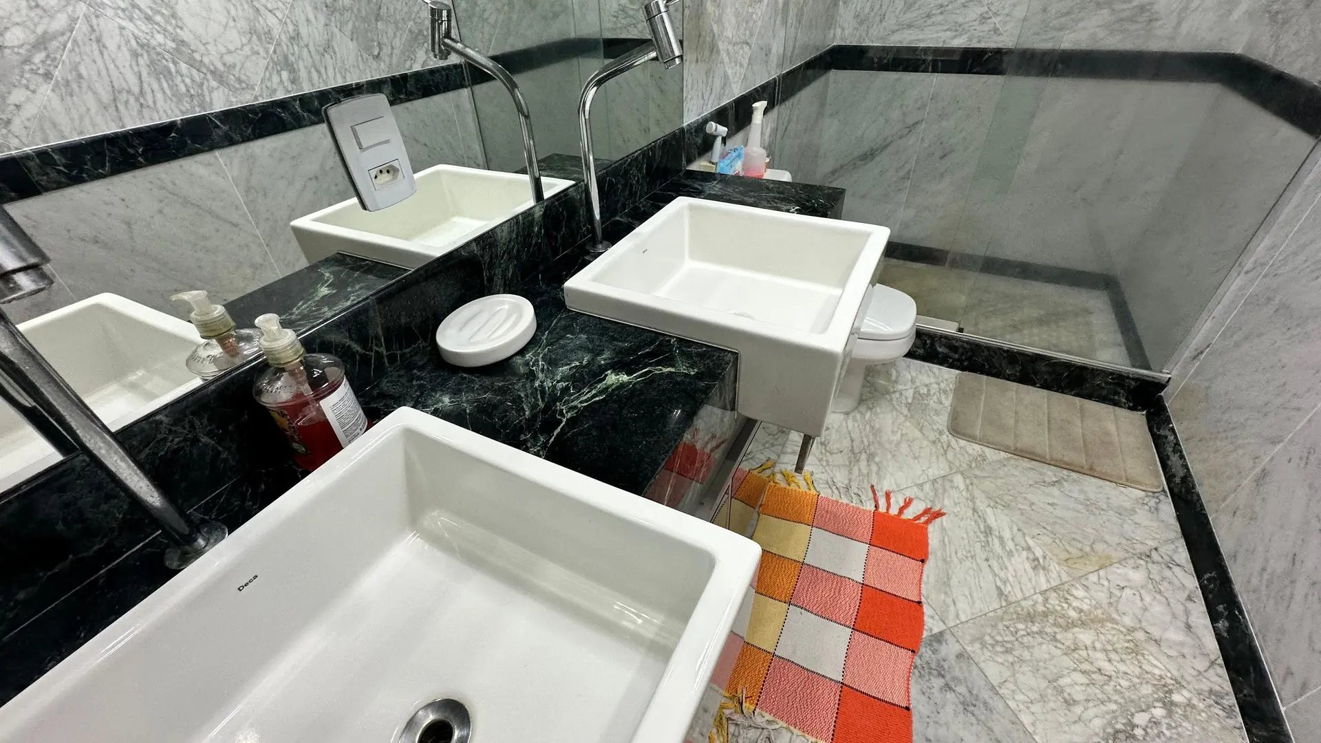 300 m² apartment with a washing machine and a dishwasher — photo 31