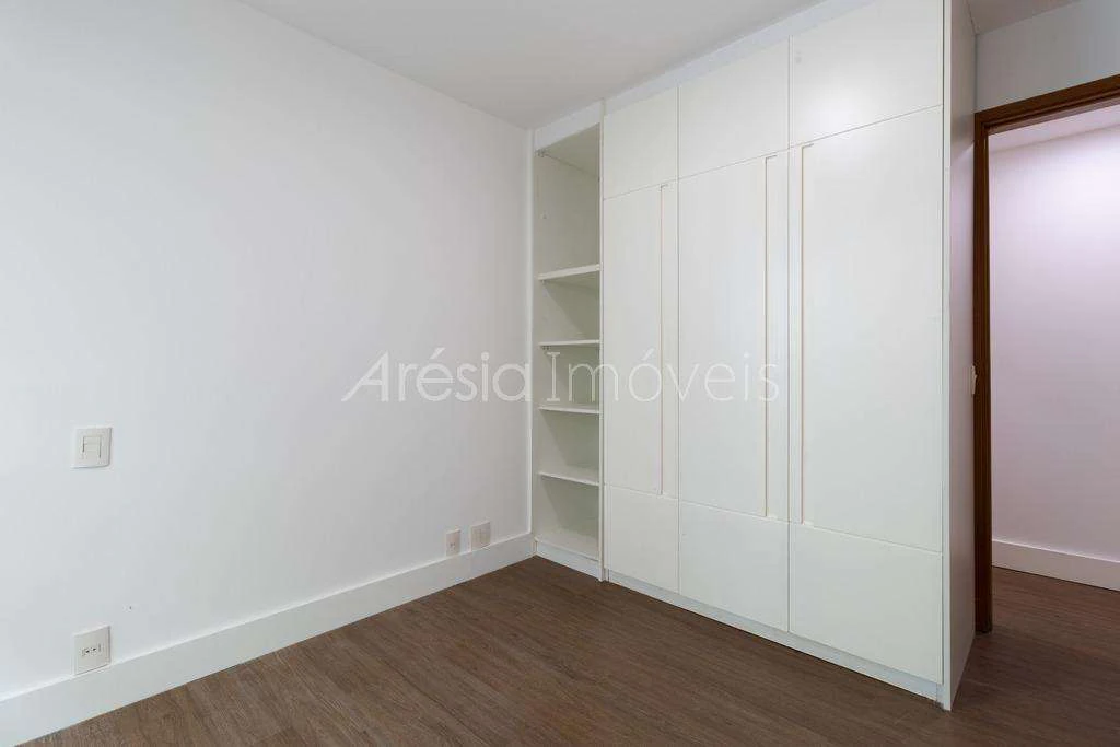 160 m² apartment with 3 en-suite bedrooms and 2 spots — photo 14