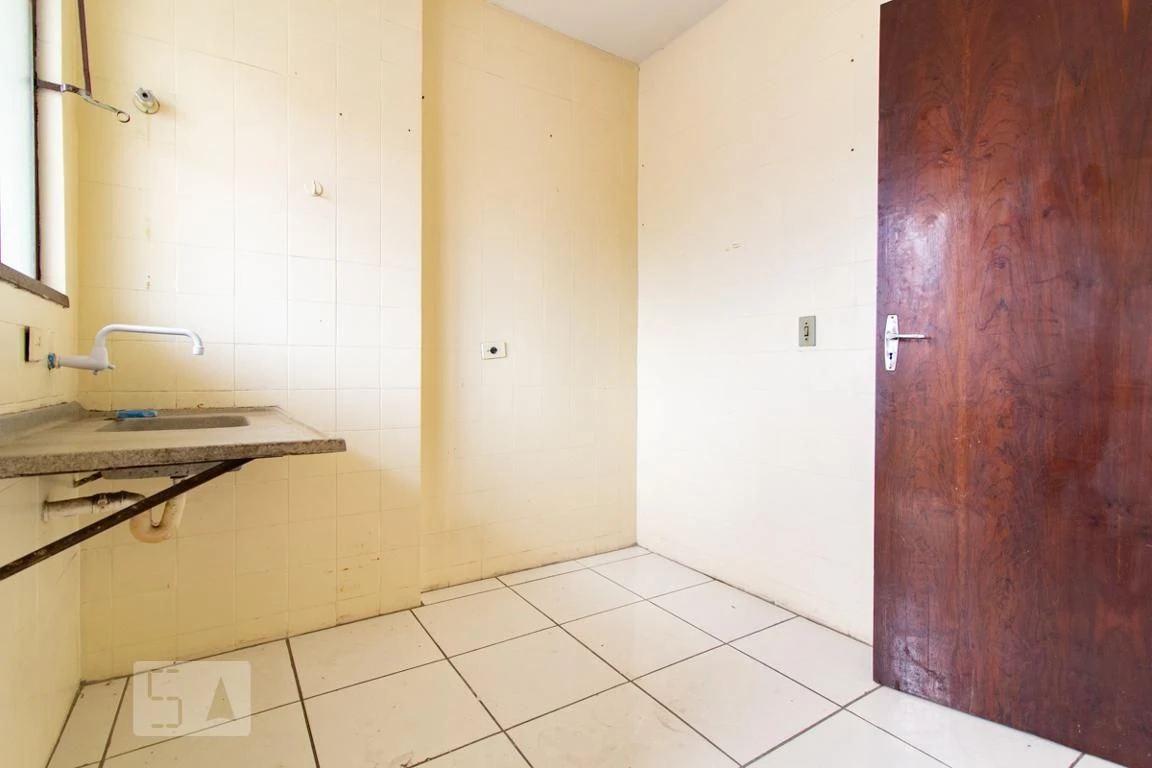 2-bedroom apartment with wood or laminate floors in Curitiba