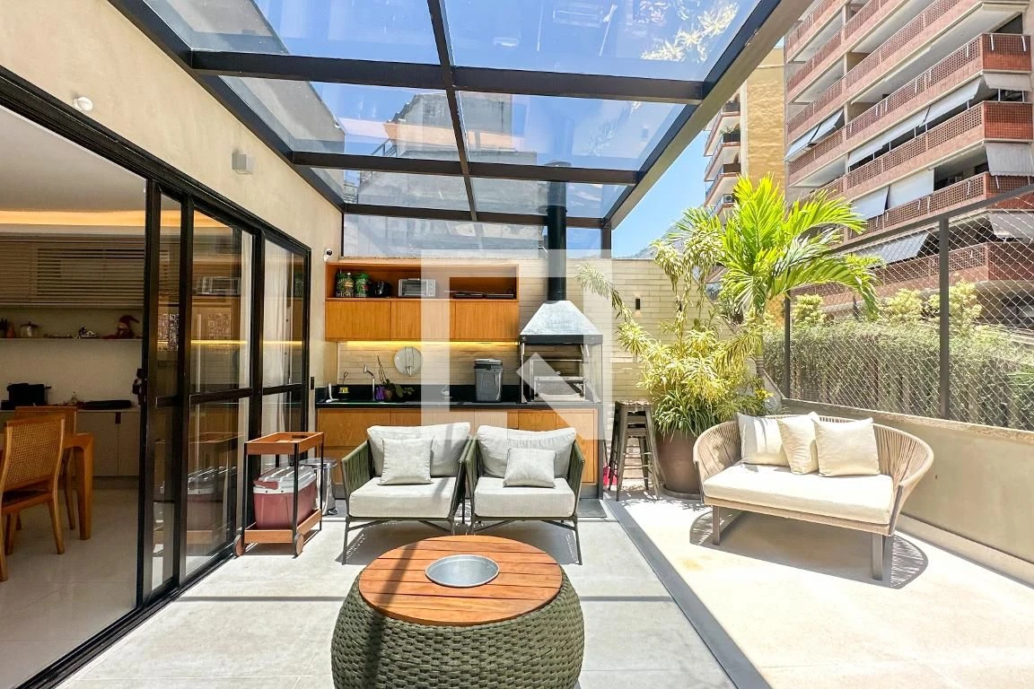 4-bedroom apartment with floor-to-ceiling windows — photo 35