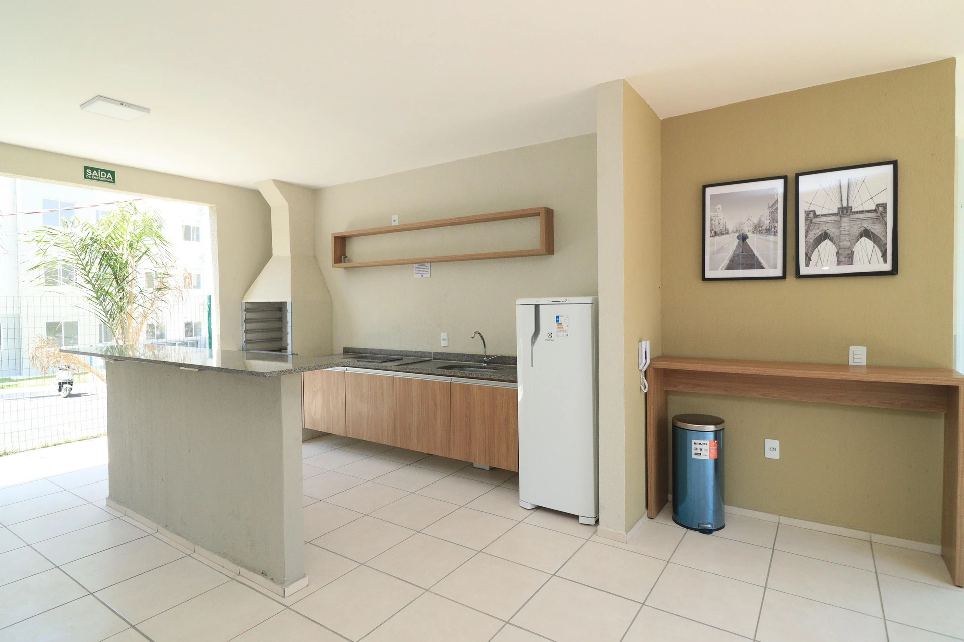One-bedroom apartment in a building with a gym — photo 30