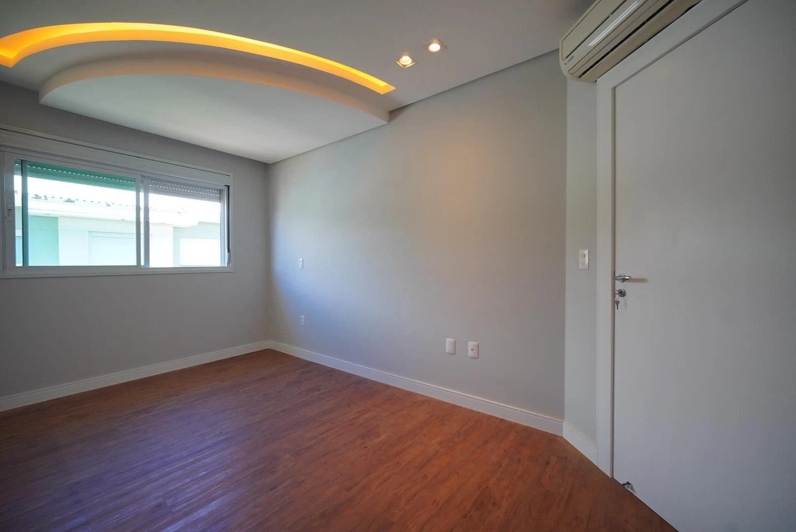 205 m² apartment with a private pool and a jacuzzi — photo 30