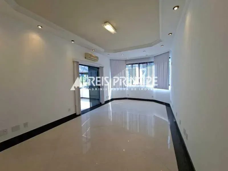 Casa com 5 quartos e 5 banheiros, 364 m² com garagem — photo 6