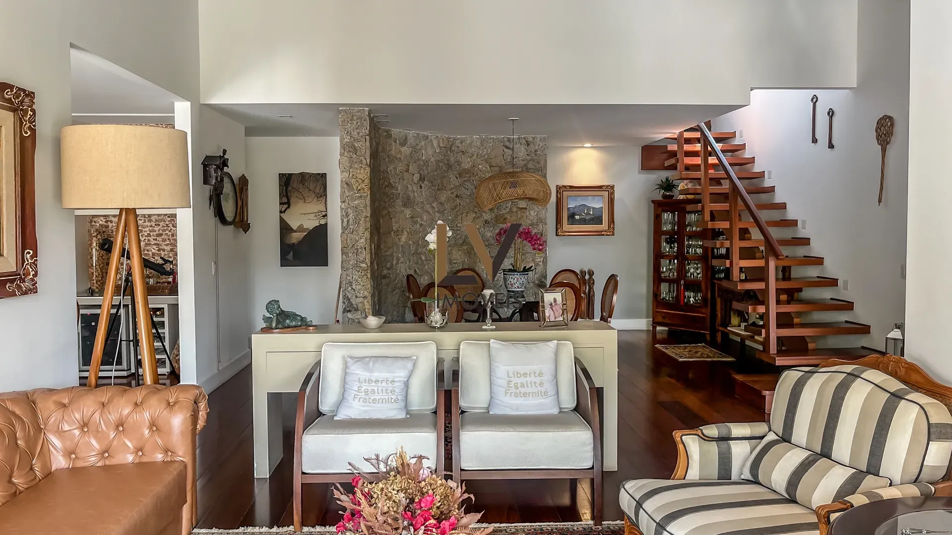 Furnished house with open-plan kitchen, 4 bedrooms and 5 baths — photo 29