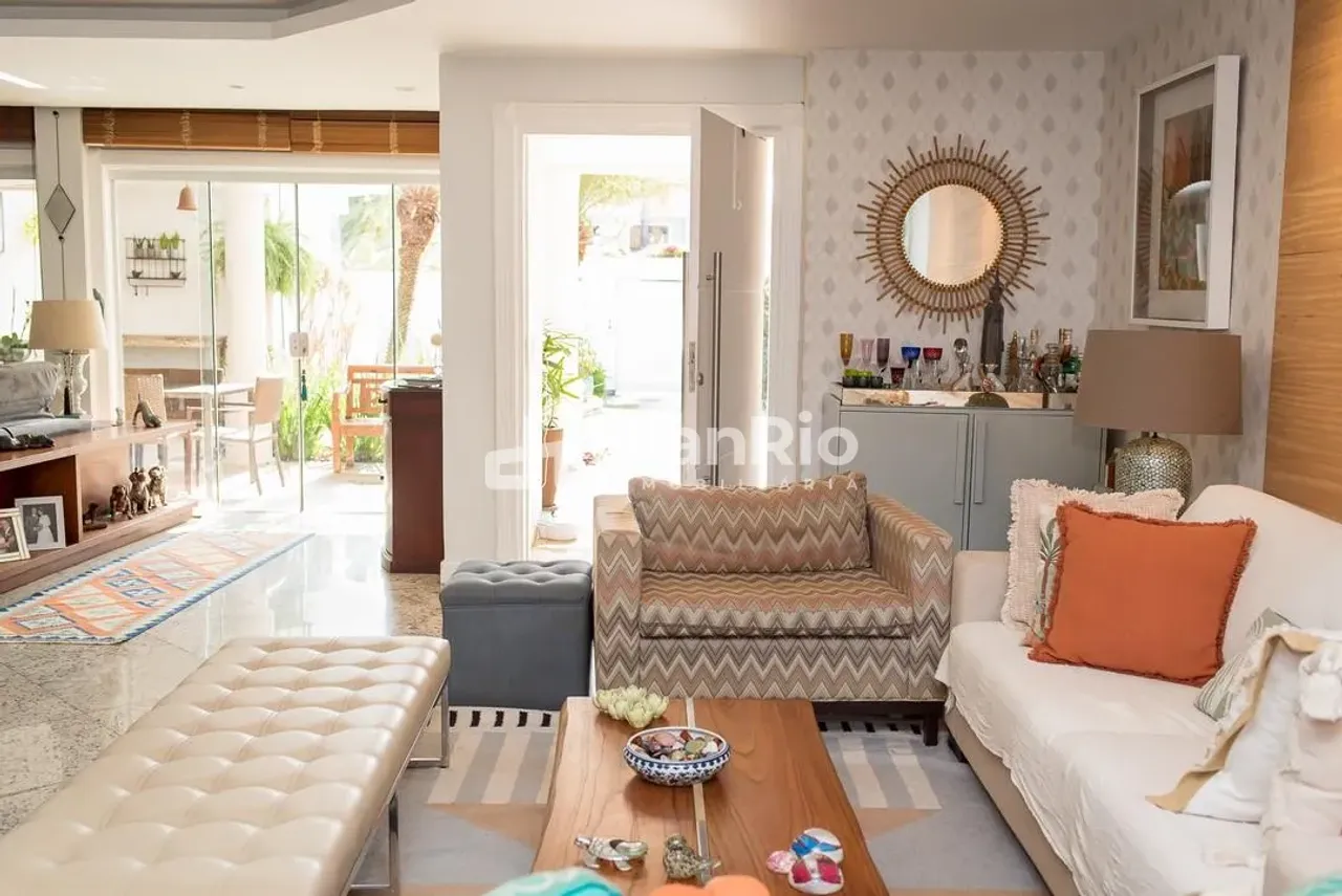 House with 4 bedrooms and 4 suites, balcony with grill — photo 5