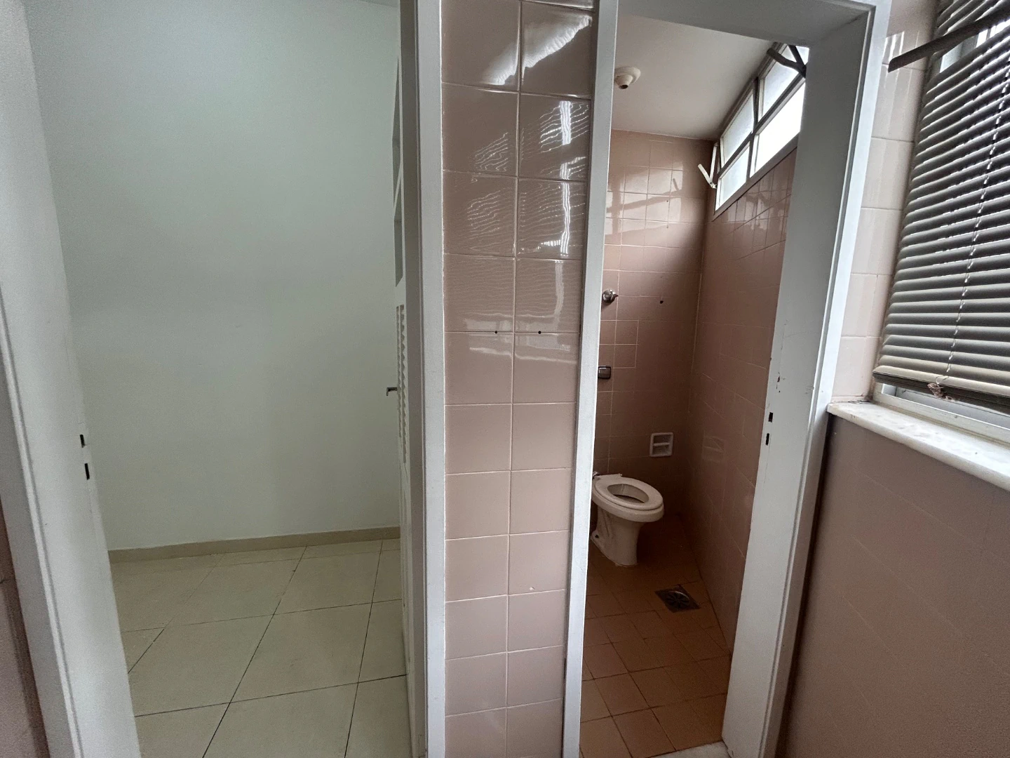 3-bedroom apartment with a terrace and mountain views — photo 15