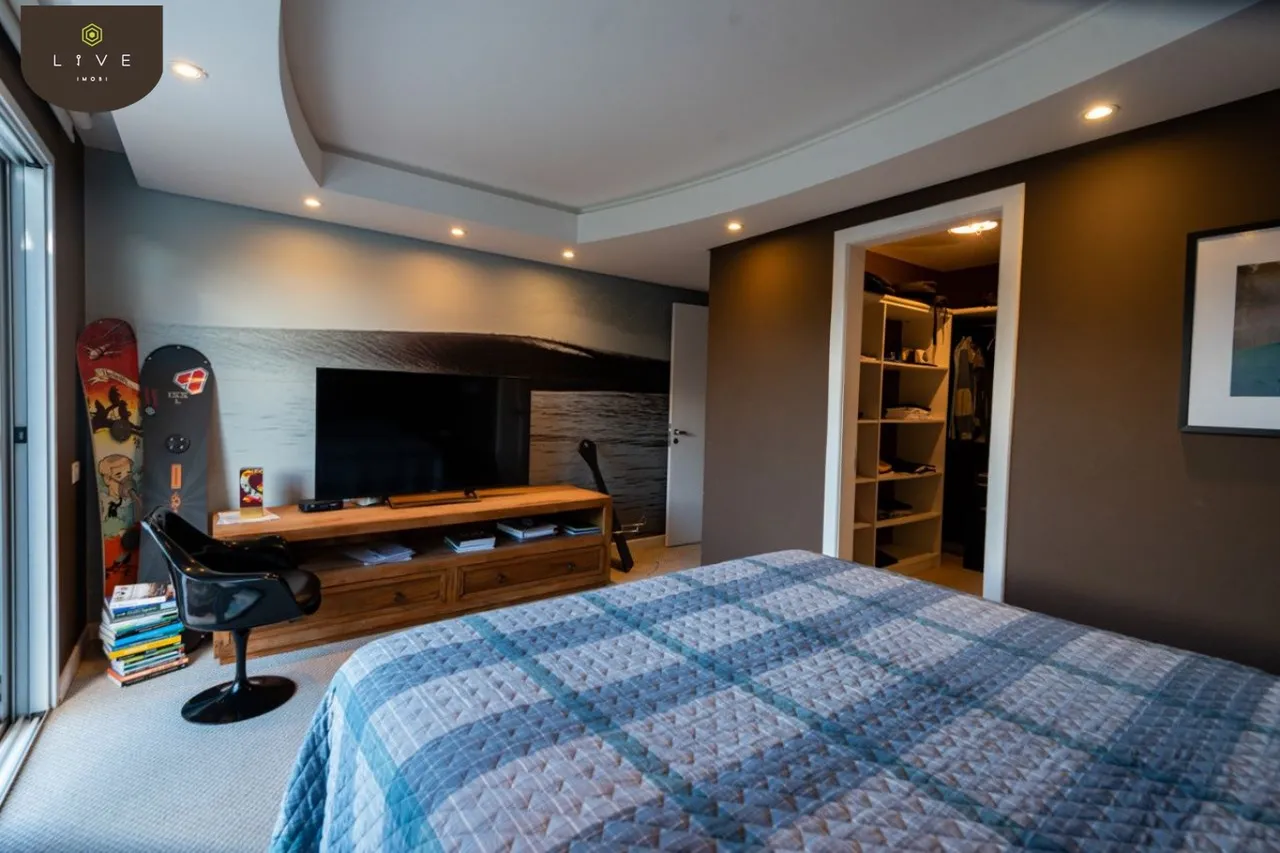 House with 4 bedrooms and mountain view — photo 17