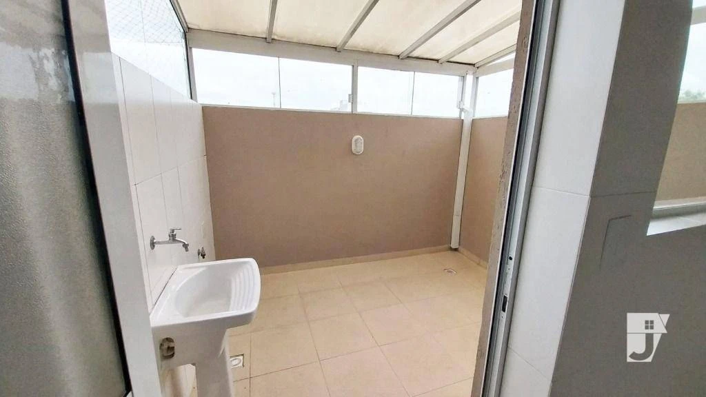 Apartamento mobiliado, 32 m², com janelas do piso ao teto — photo 12