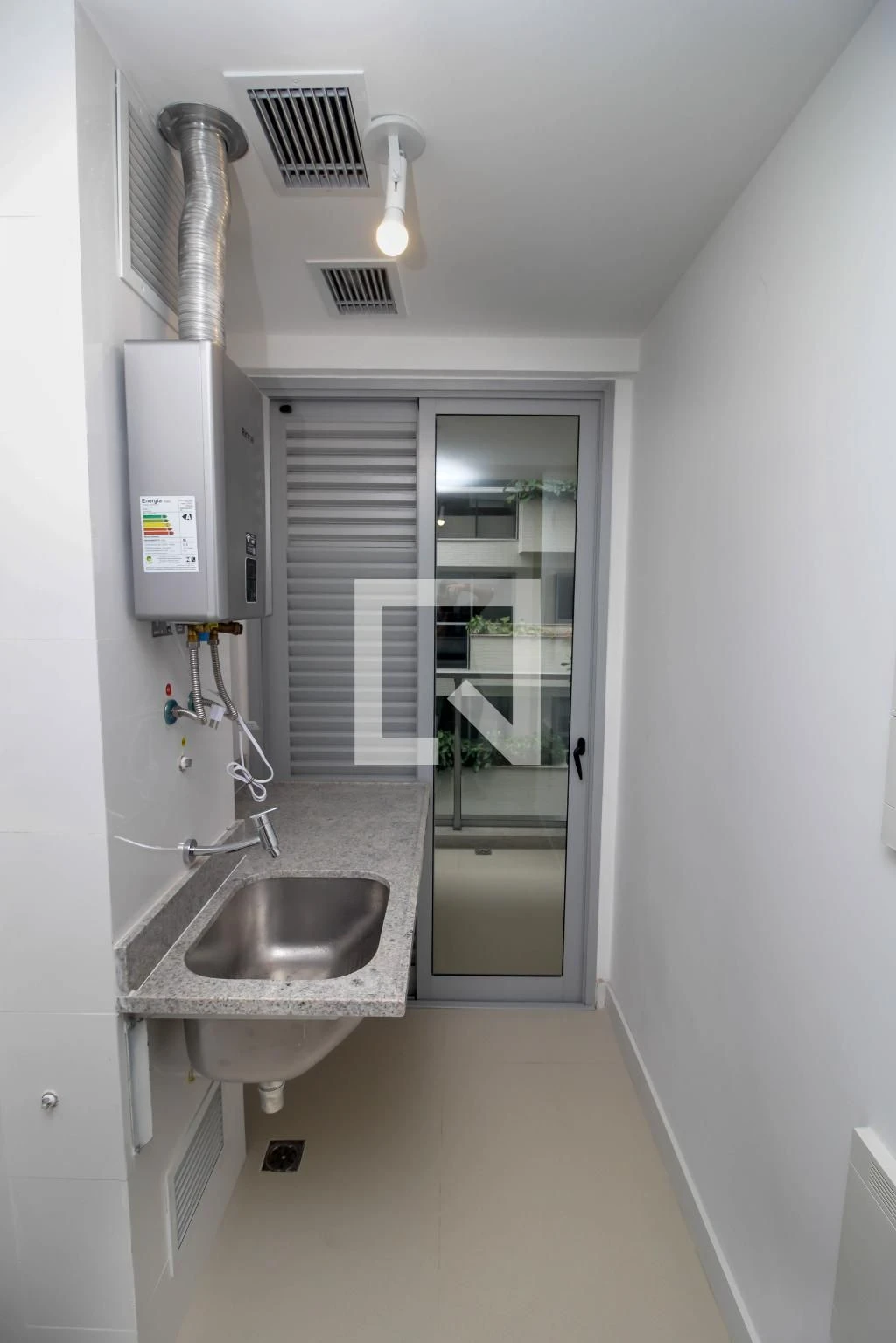 Unfurnished apartment with 2 bedrooms, 1 en-suite — photo 19