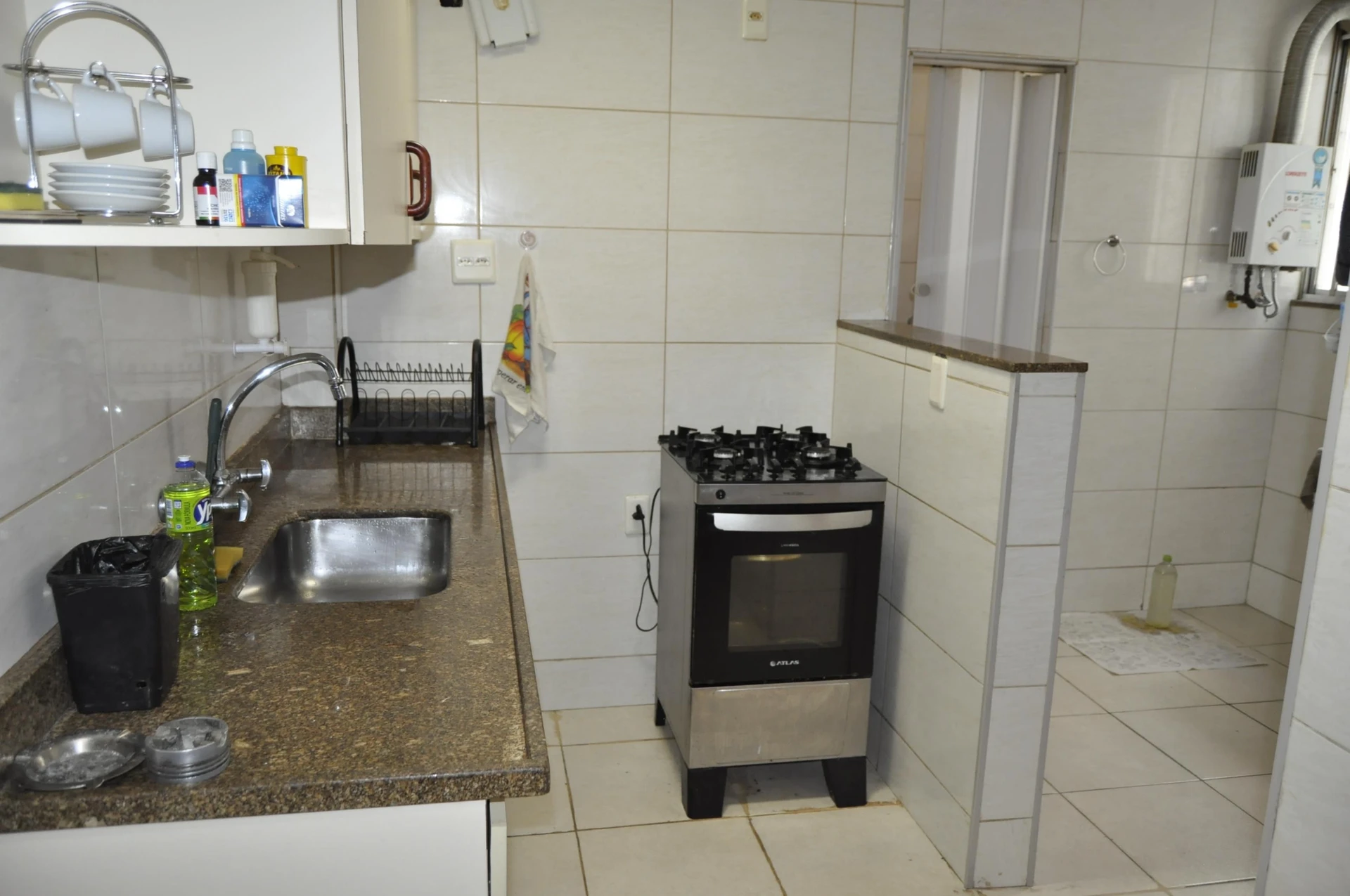 Apartamento mobiliado com 3 quartos e 2 banheiros — photo 2