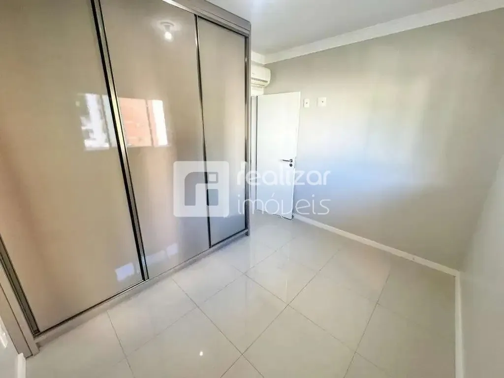 4-bedroom apartment in a building with a pool