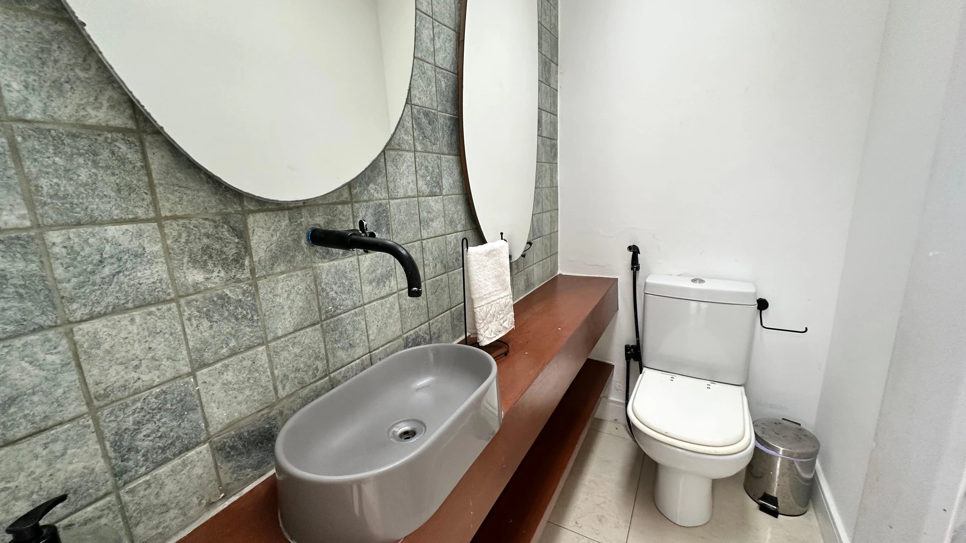 Furnished house, 360 m², with a walk-in closet — photo 55