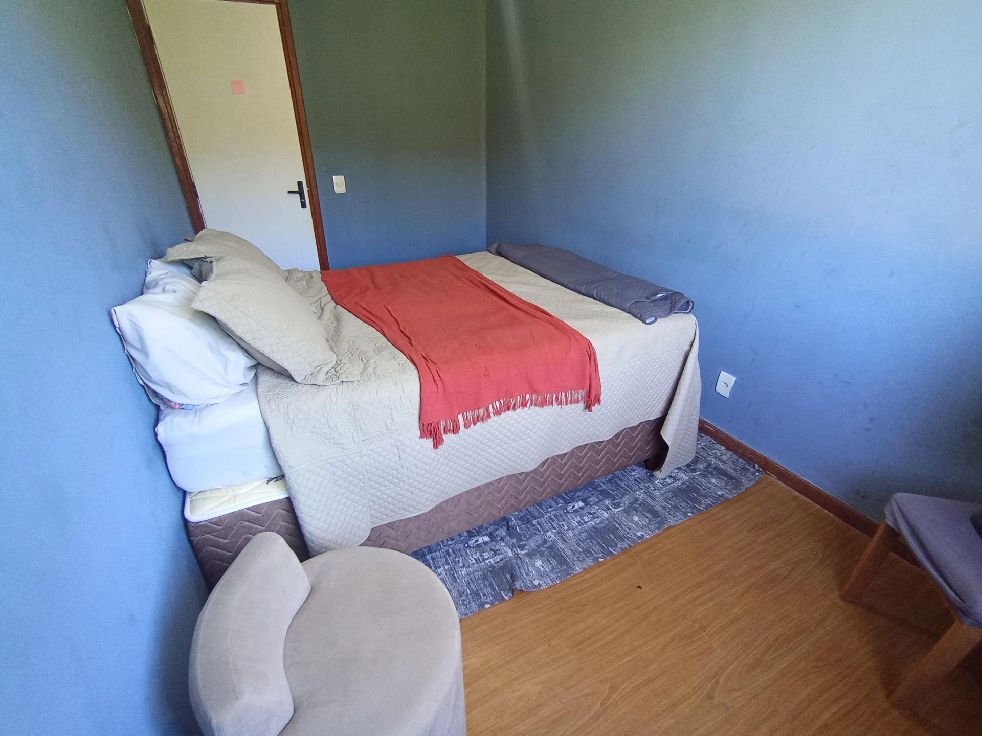 Furnished apartment with 2 bedrooms and a gas stove — photo 15