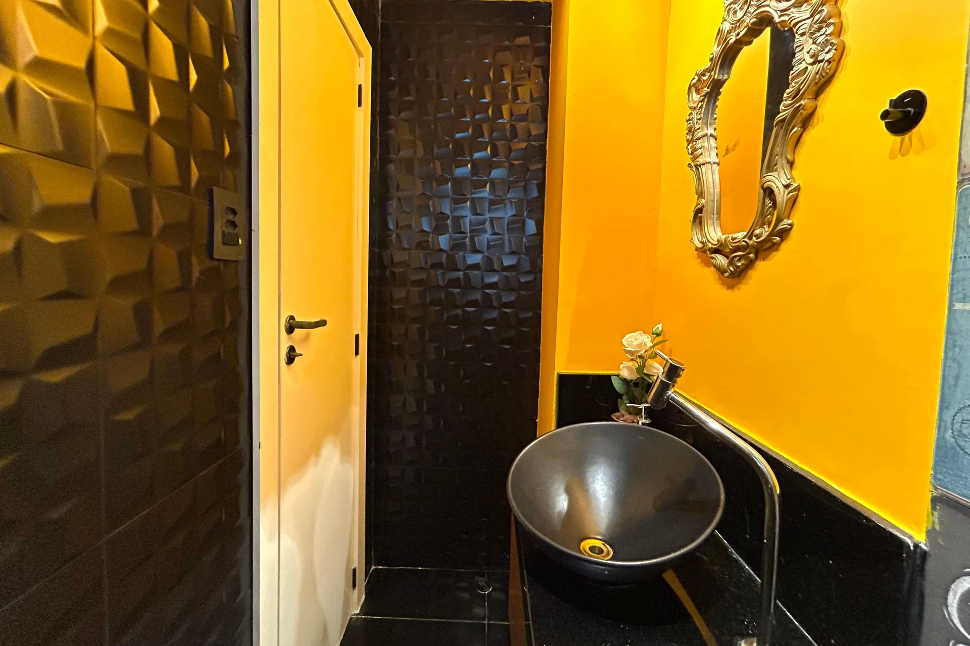 Furnished apartment, 86 m², with a walk-in closet — photo 41