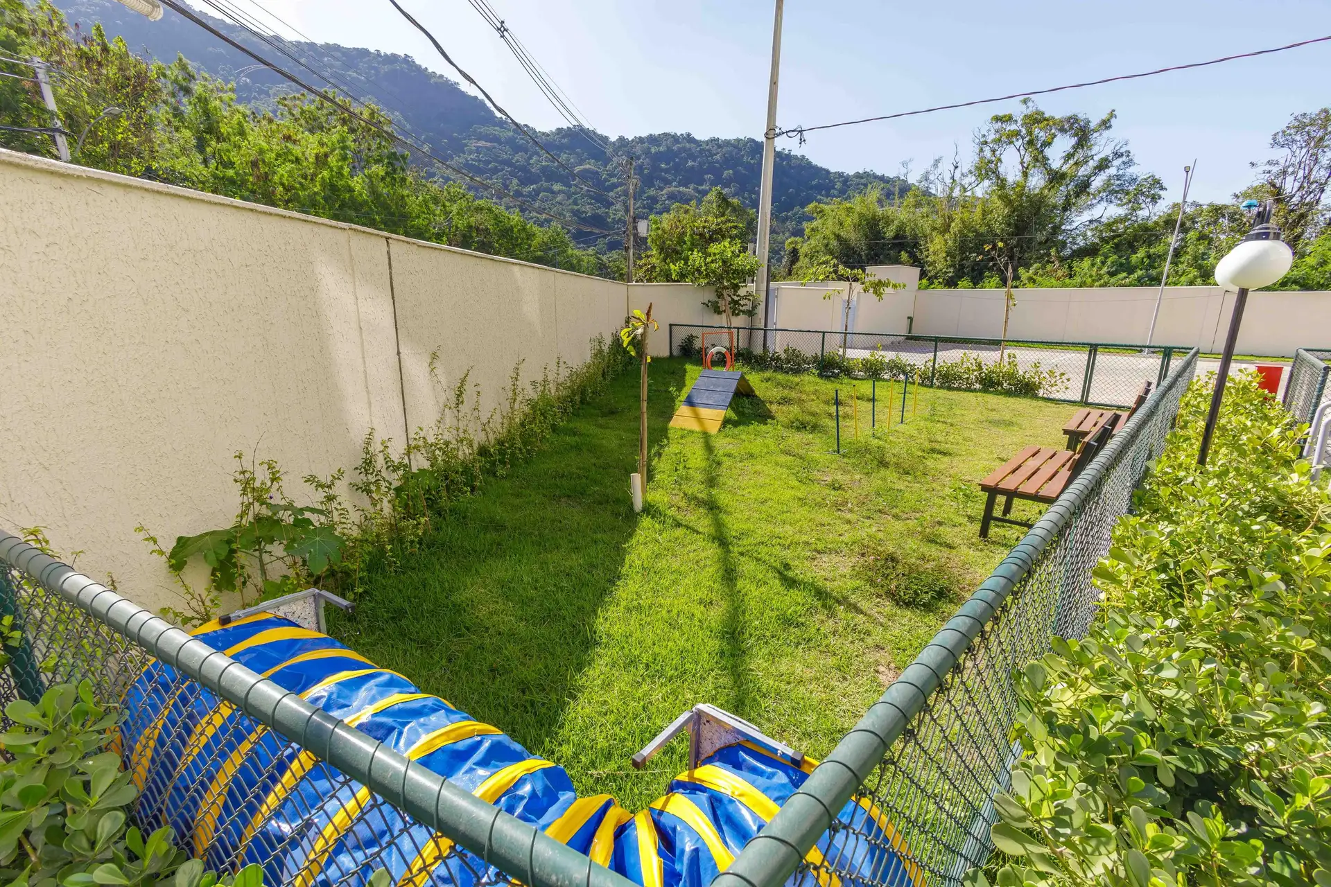 2-bedroom apartment with a mountain view — photo 30
