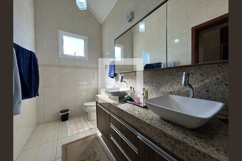 Furnished 284 m² house with 4 bedrooms and balcony — photo 33