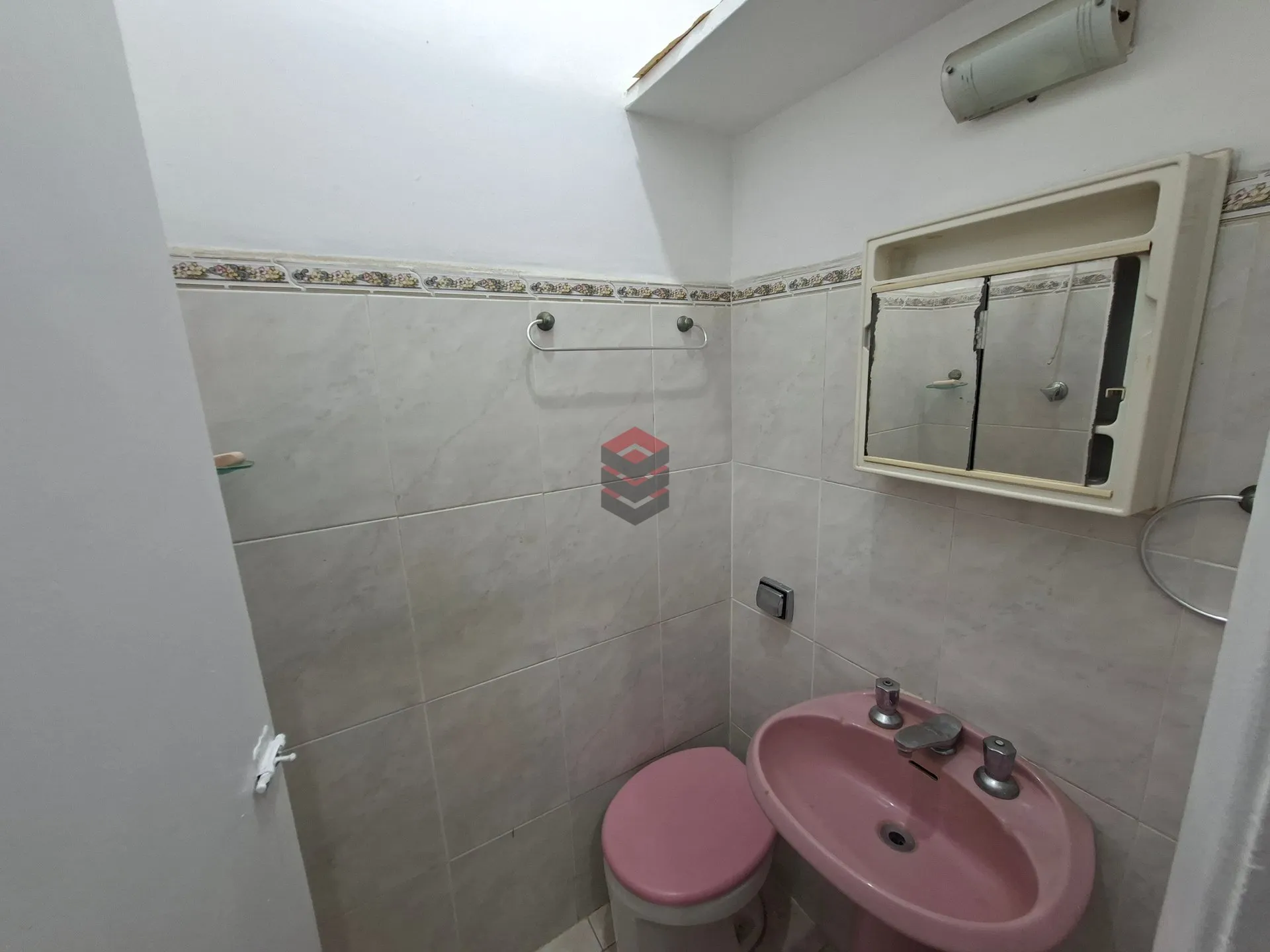 Apartment, 159 m², with wood or laminate floors — photo 27