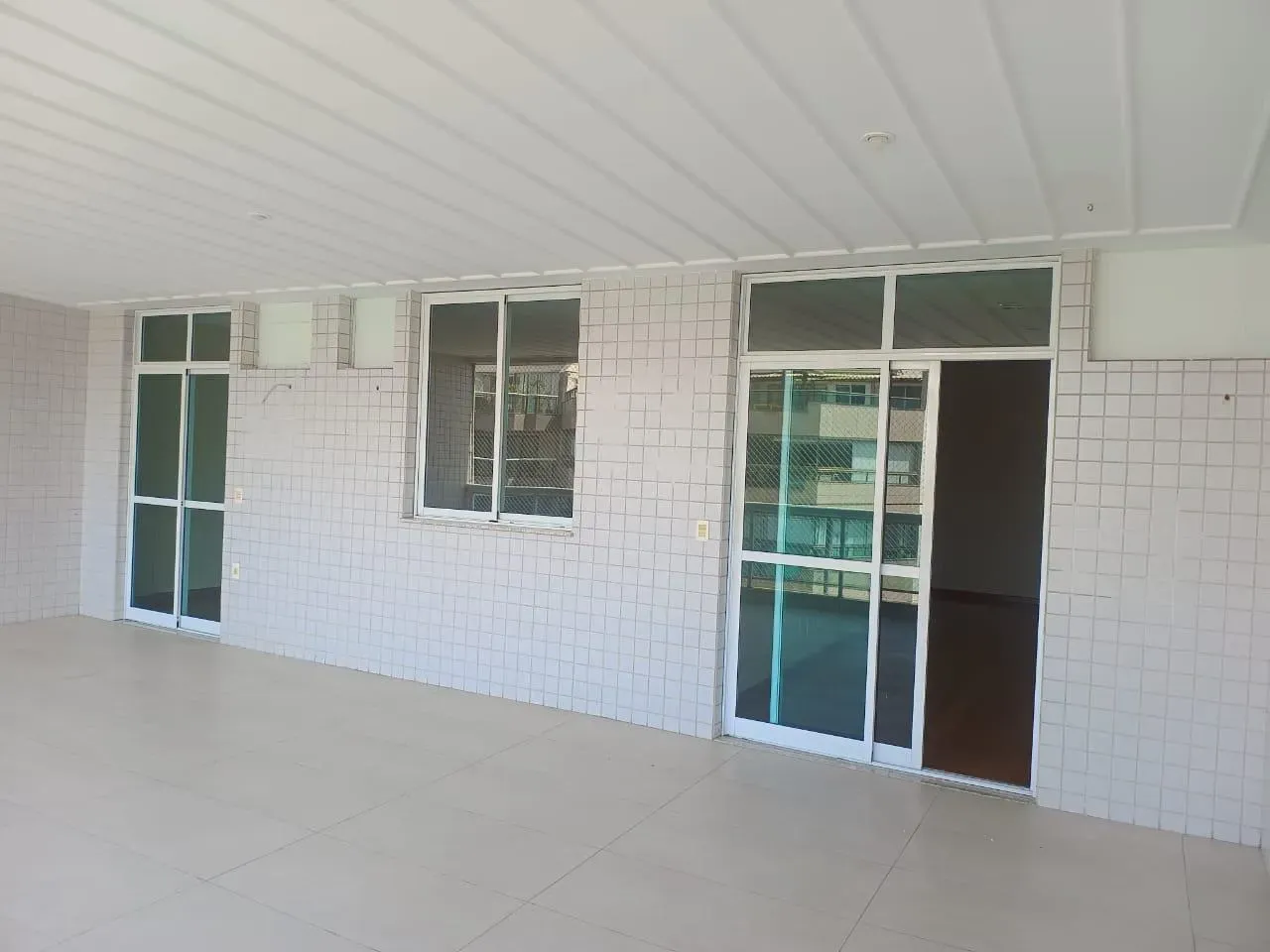 Apartamento de 3 quartos em condomínio com sauna