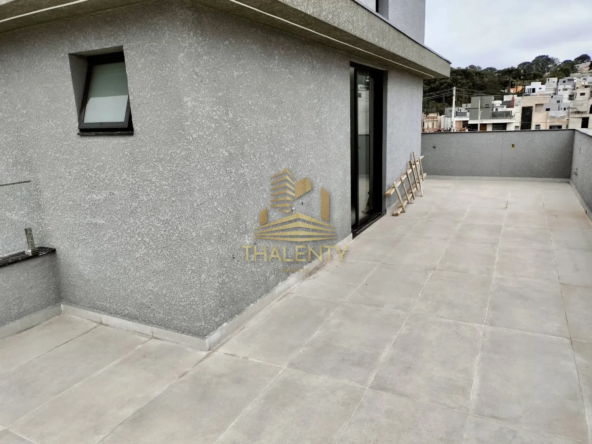 Casa em condomínio com cozinha conceito aberto e 3 suítes — photo 21