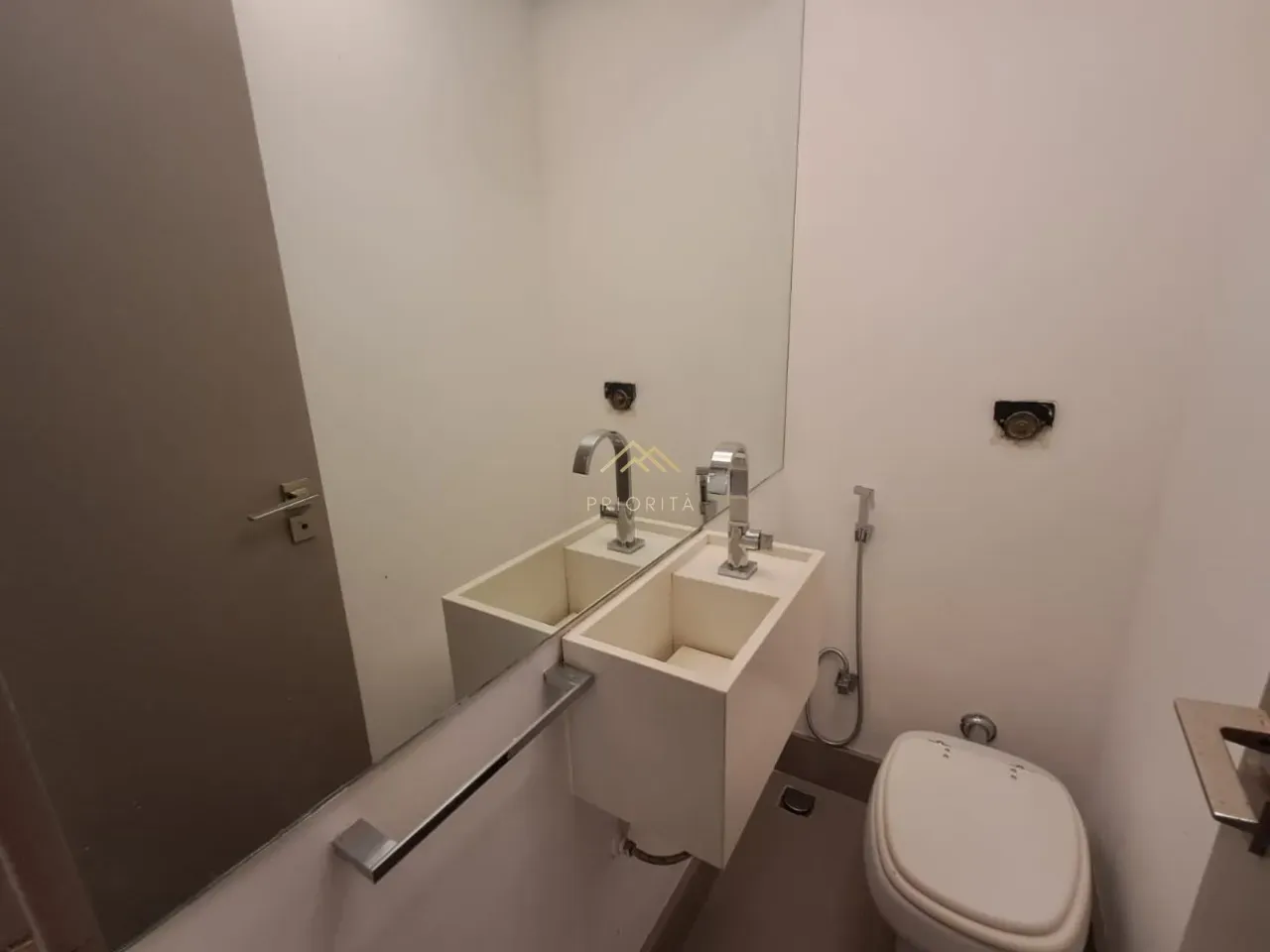 Apartamento sem mobília com 3 quartos e varanda envidraçada — photo 12