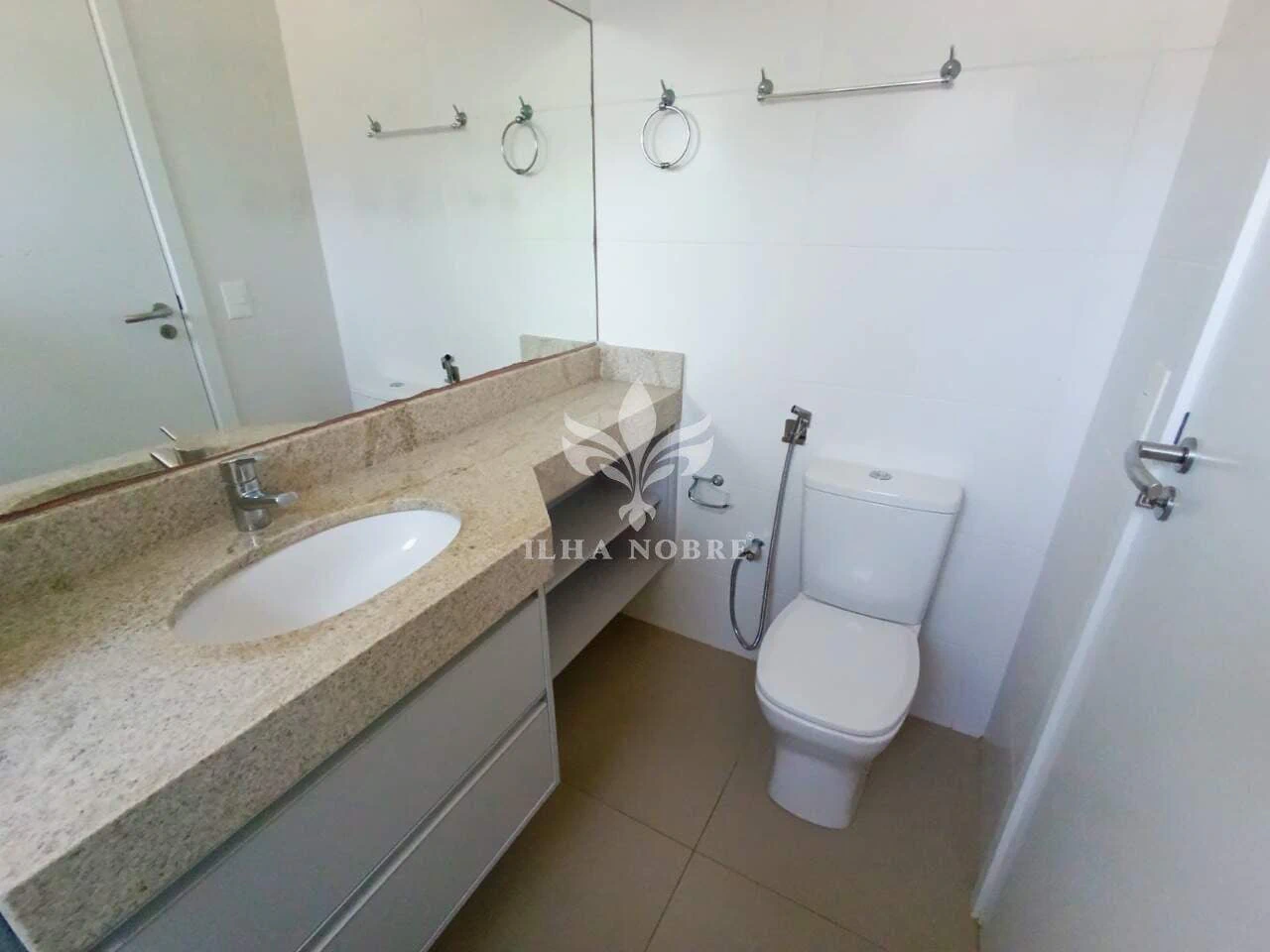 2-bedroom apartment with a private BBQ — photo 3