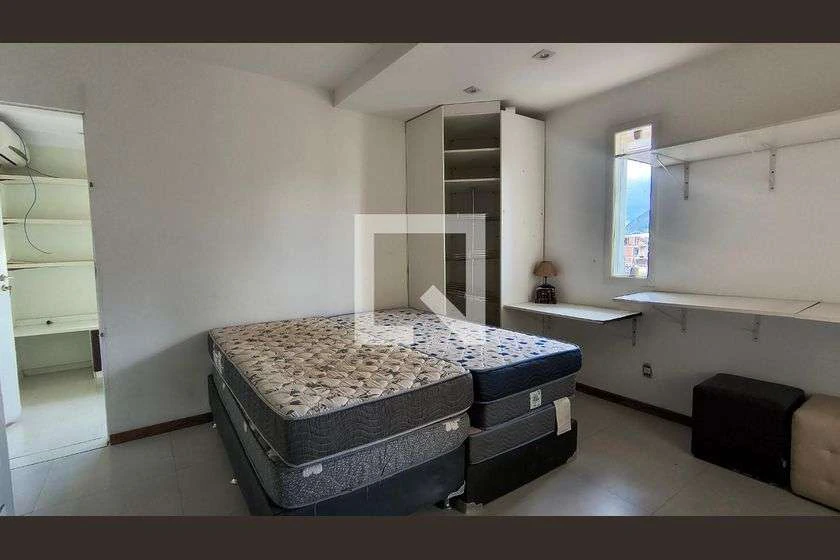 Condominium house with open-plan kitchen and 7 en-suites — photo 23