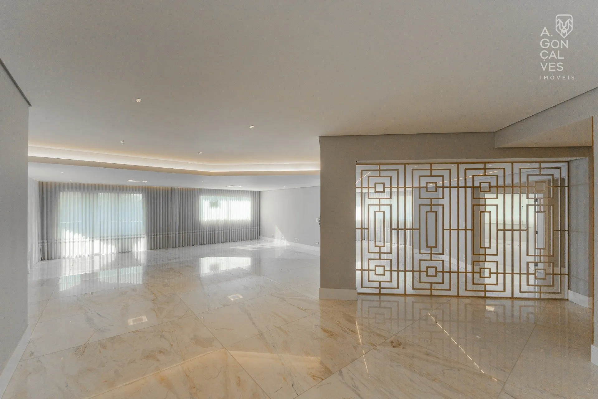 479 m² apartment with 4 bedrooms and 4 parking spaces